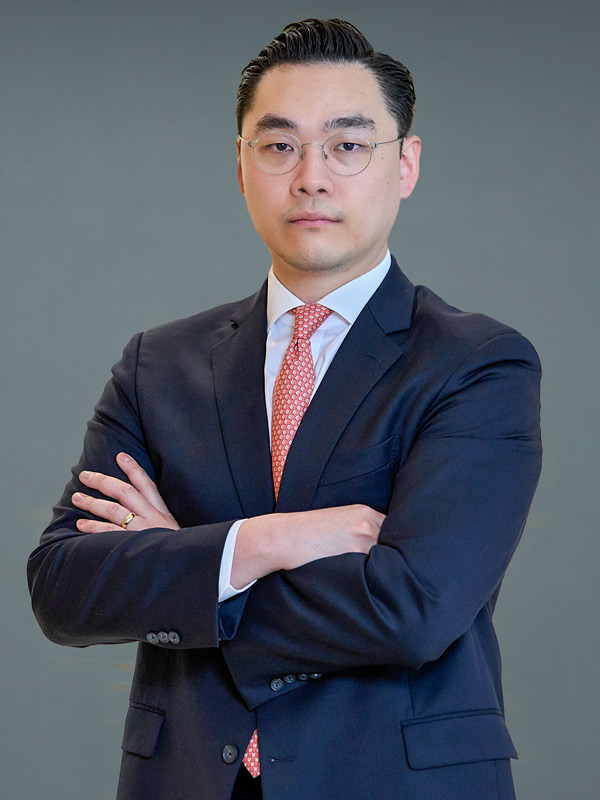 Faculty profile photo of David J. Byun