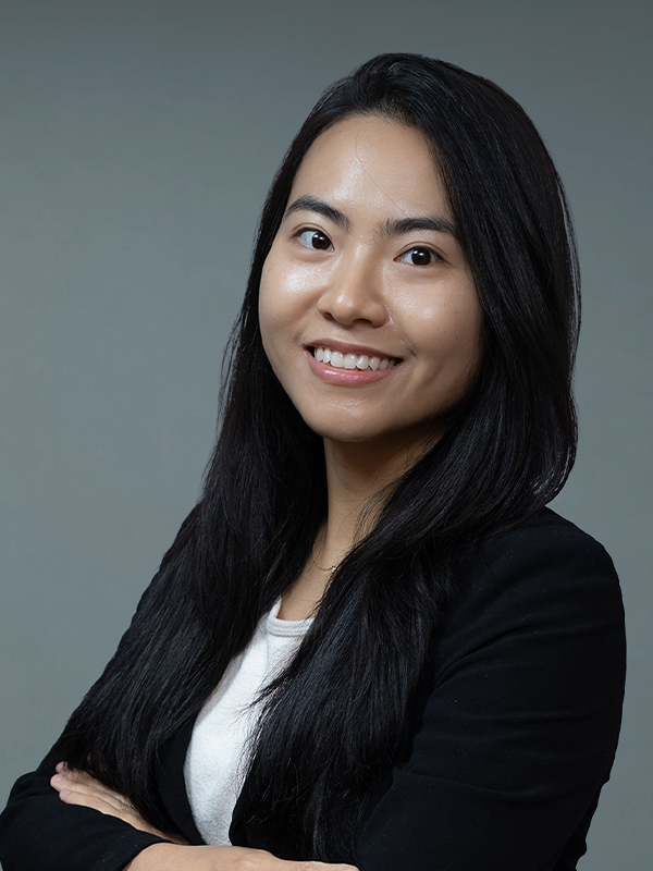 Faculty profile photo of Lisa  Feng