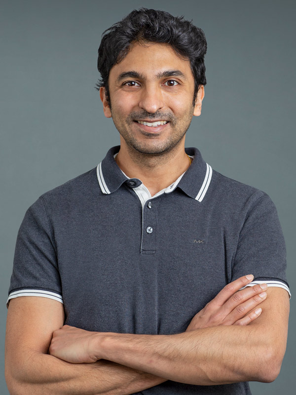 Faculty profile photo of Vivek J. Srinivasan