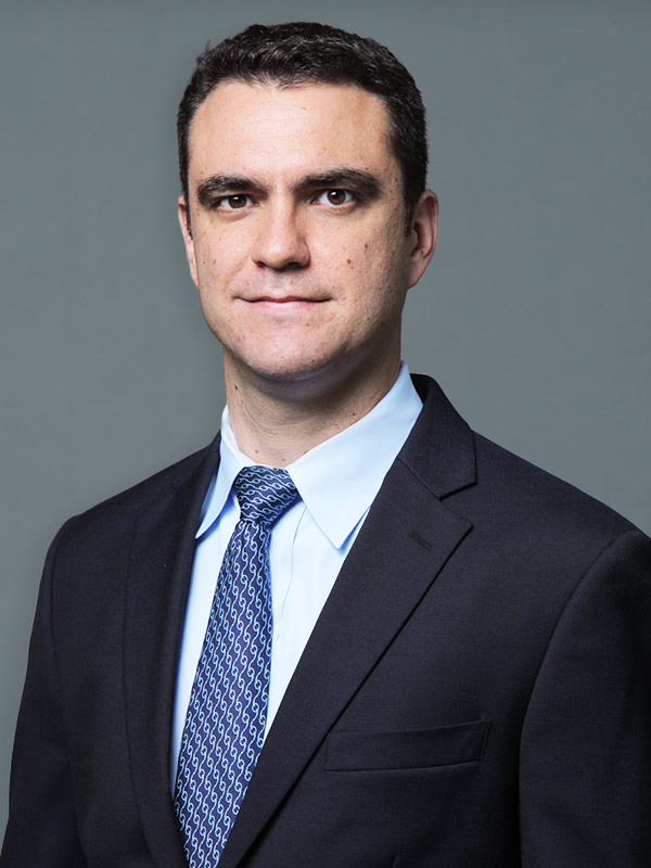 Faculty profile photo of Osvaldo J. Hernandez