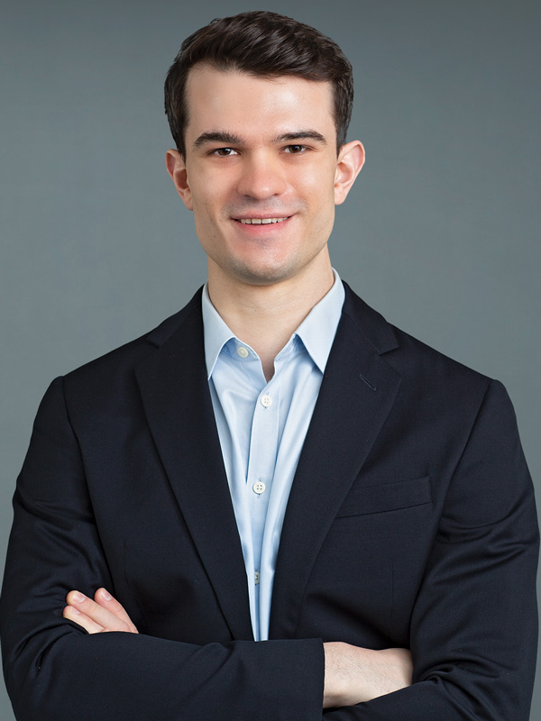 Faculty profile photo of Damian  Stobierski