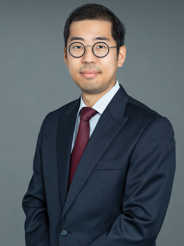 Faculty profile photo of Sungmin  Woo
