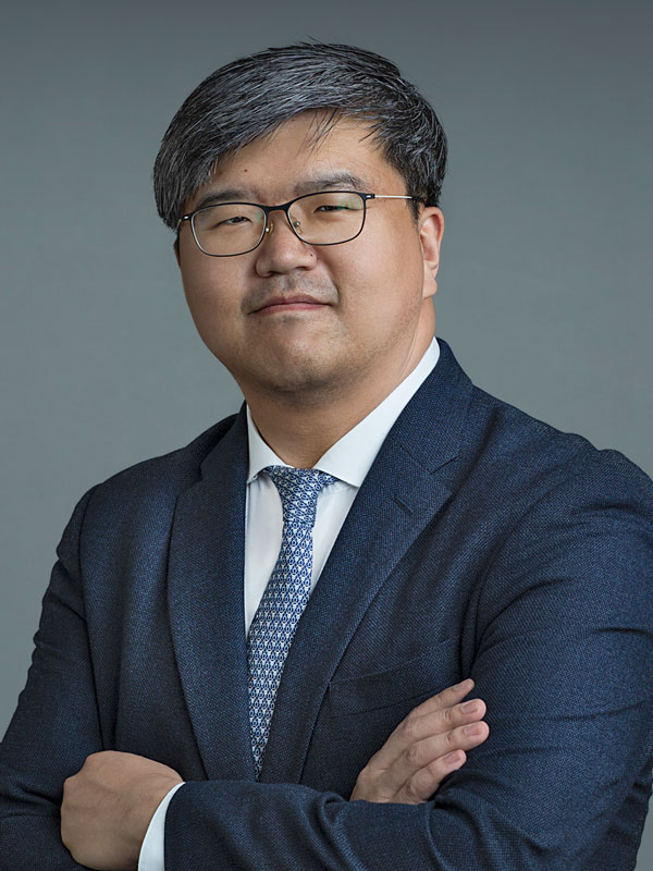 Faculty profile photo of Lee C. Zhao