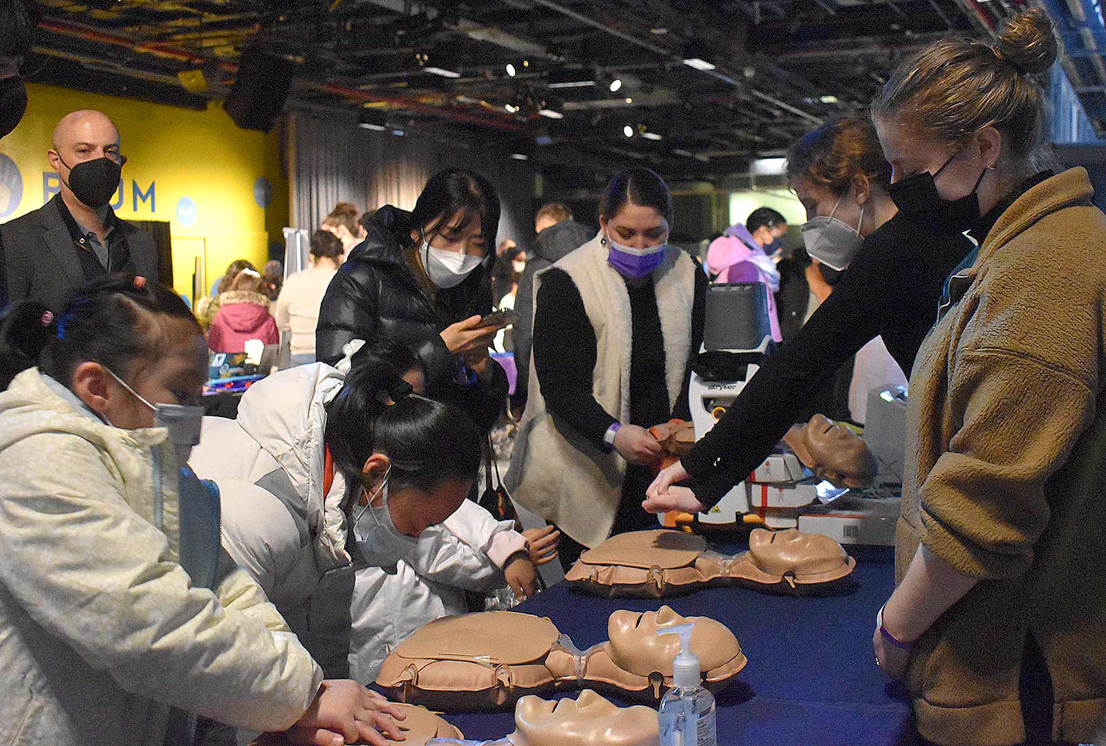 Parnia Lab Members Demonstrate CPR Using a Simulation Device