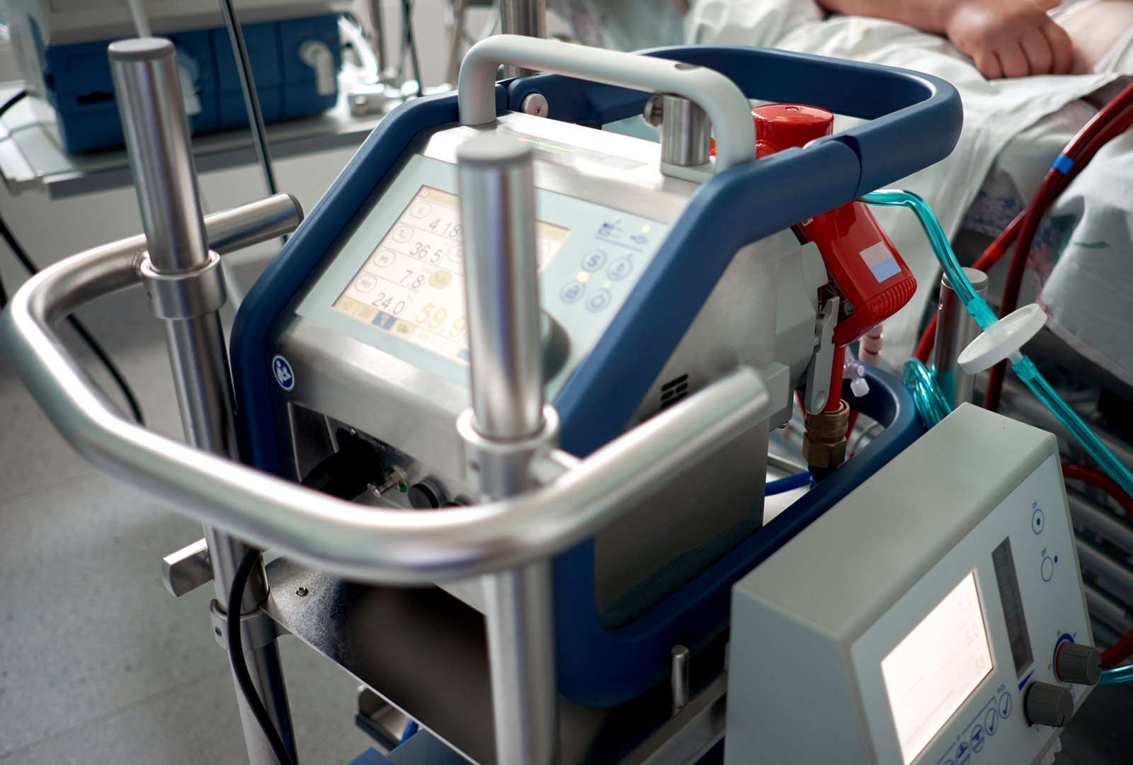 Extracorporeal Membrane Oxygenation Device in Hospital