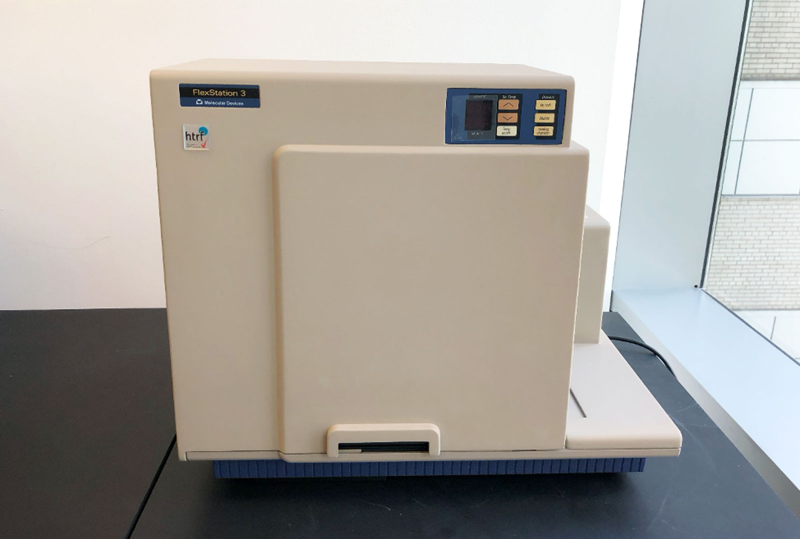 Molecular Devices FlexStation 3 Microplate Reader