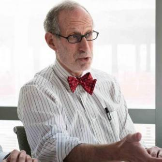 Medical Oncologist Dr. Jeffrey Weber Meets with Lab Members