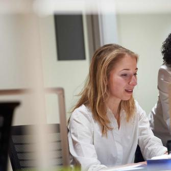 Students Collaborate in Medical Library